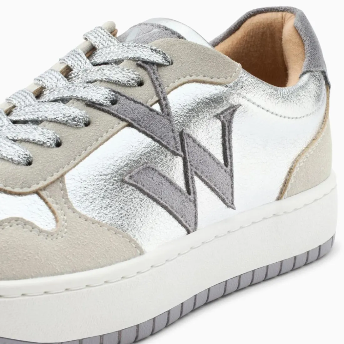 Baskets monogramme Cidem argent et gris