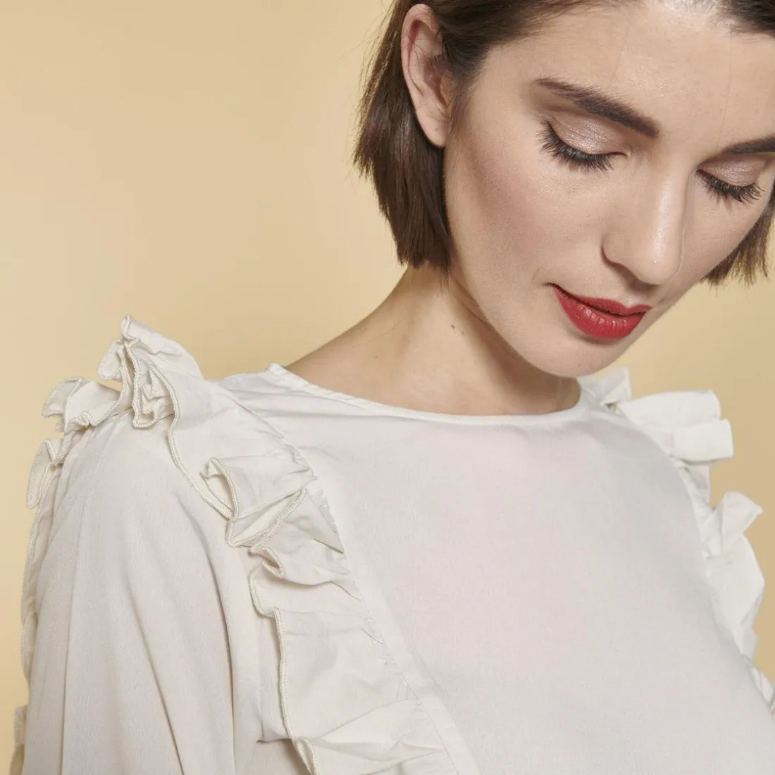 Blouse asymétrique manches longues volants femme - Sable beige