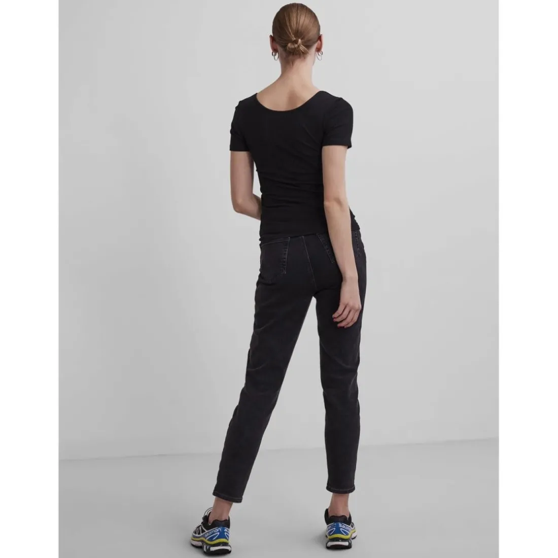 Blouse manches courtes col rond noir