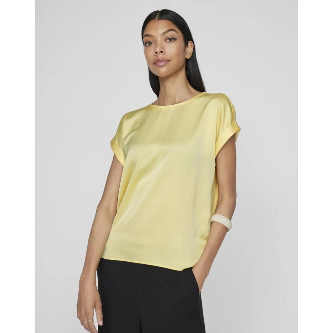 Blouse manches courtes en satin Ellette jaune Tess