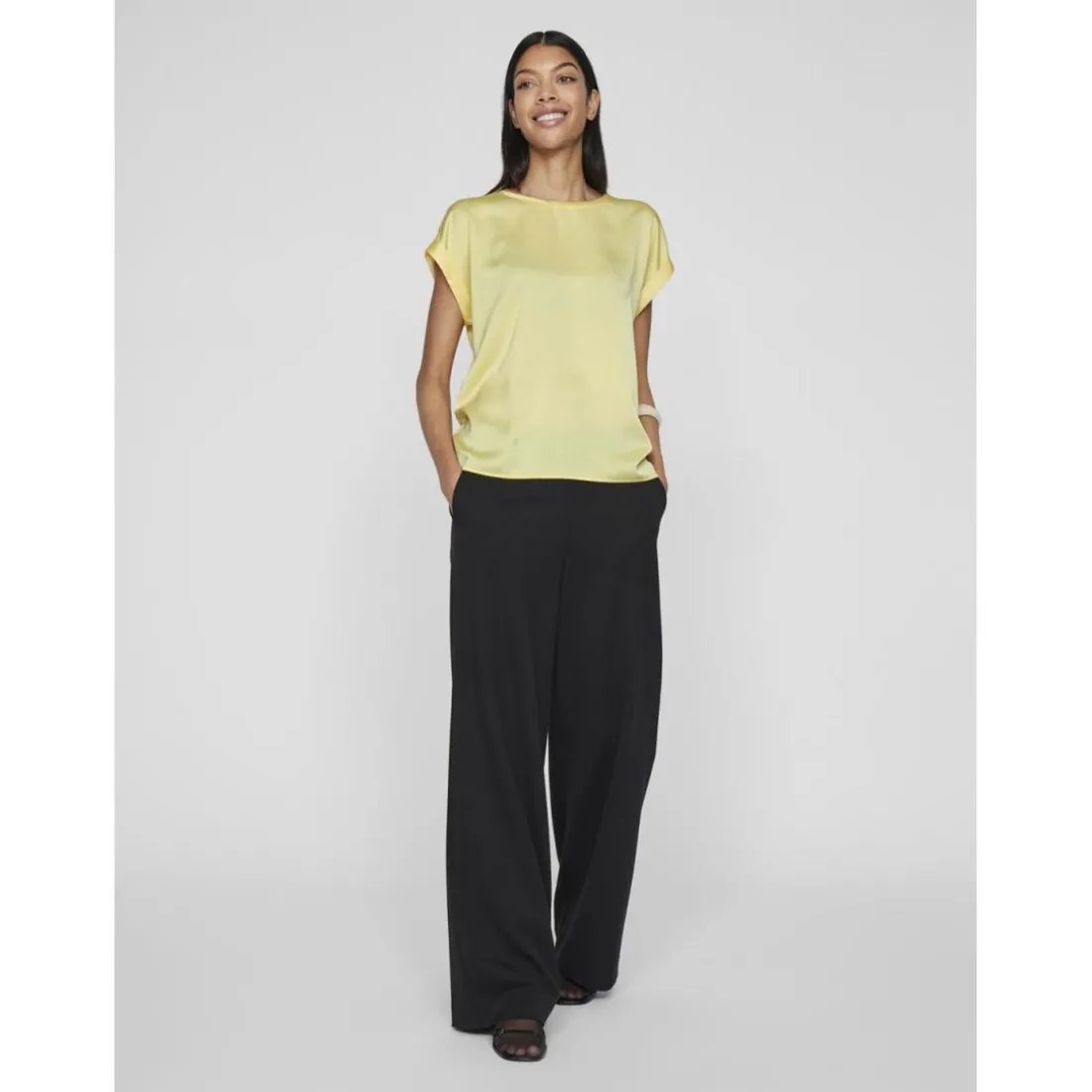 Blouse manches courtes en satin Ellette jaune Tess
