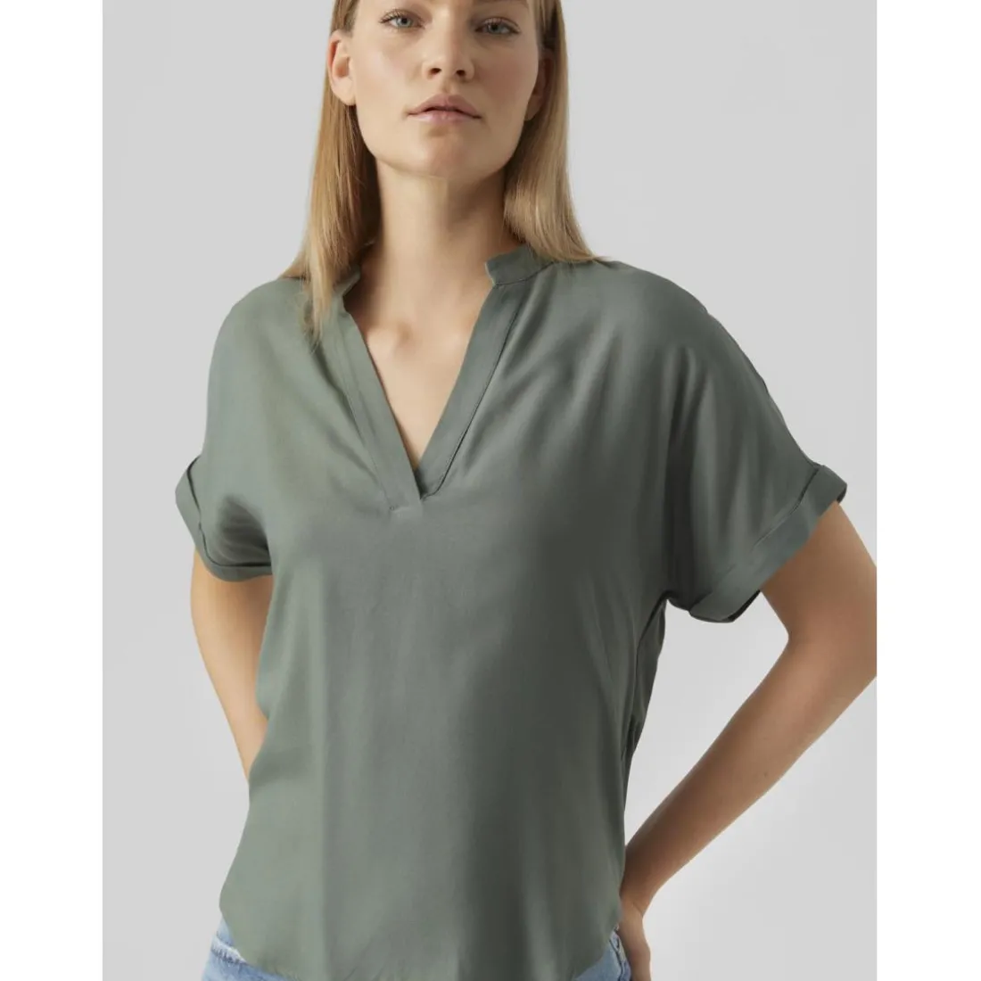 Blouse poignets repliés col fendu manches larges manches courtes vert en viscose Ida