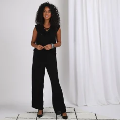Blouse sans manche col V plumetis noir en viscose