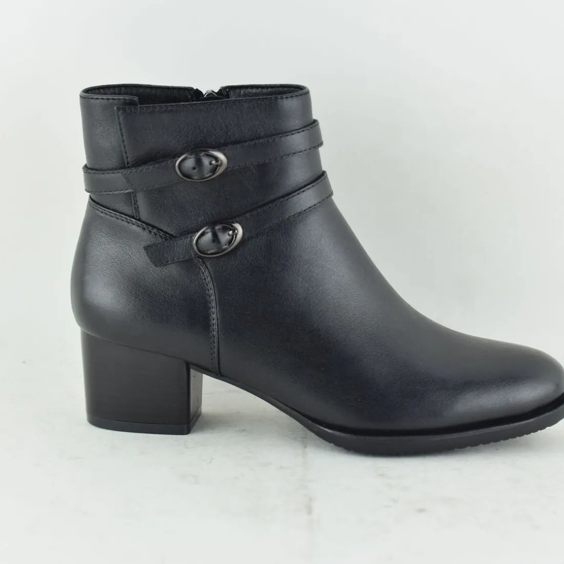 Bottines femme en cuir NOIR