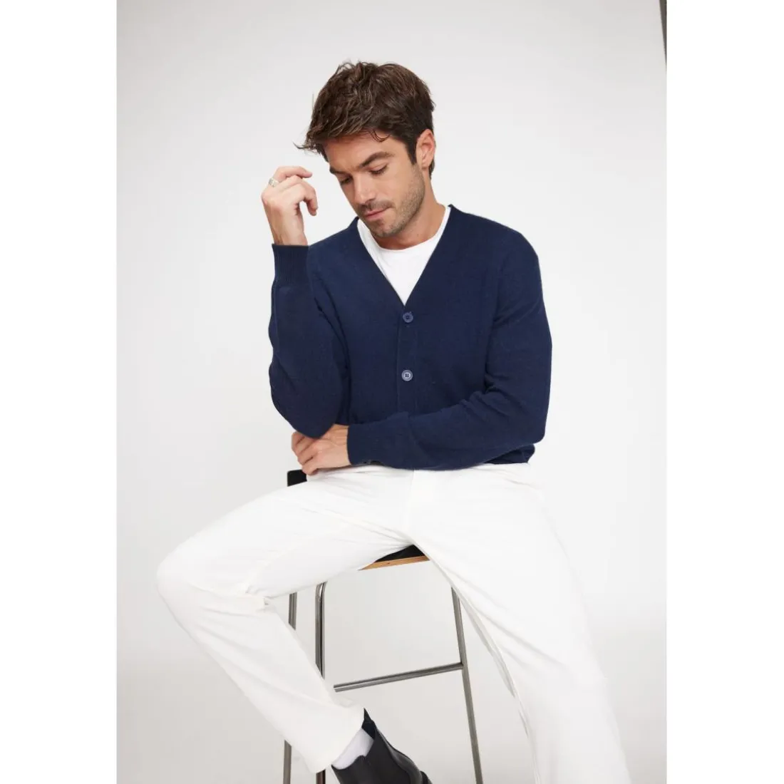 Cardigan homme col V ZAEL en cachemire bleu marine