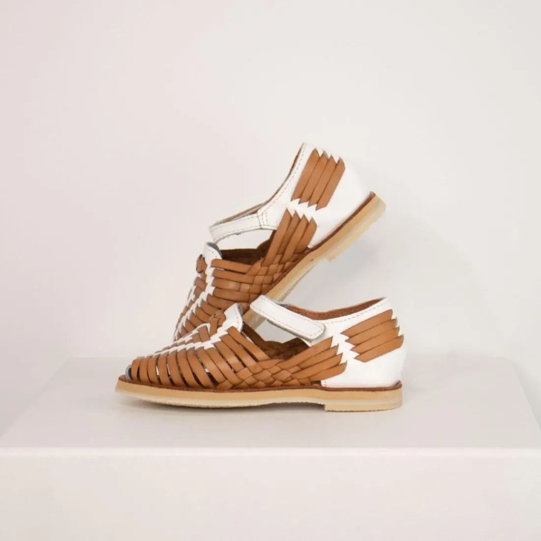 Chaussure en cuir tressé Alegria camel/blanc