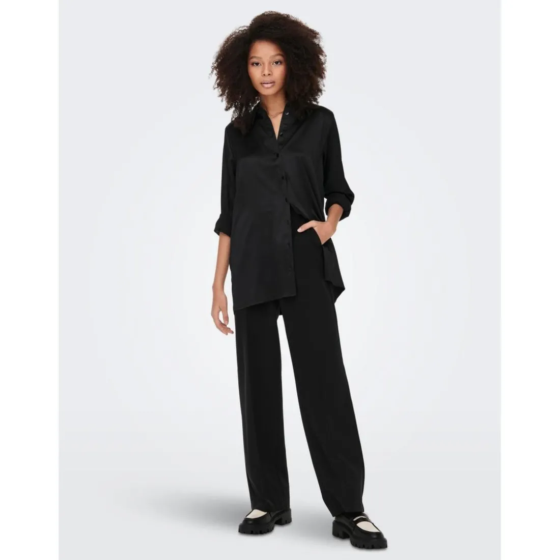 Chemise Col chemise Manches longues Coupe plus longue noir
