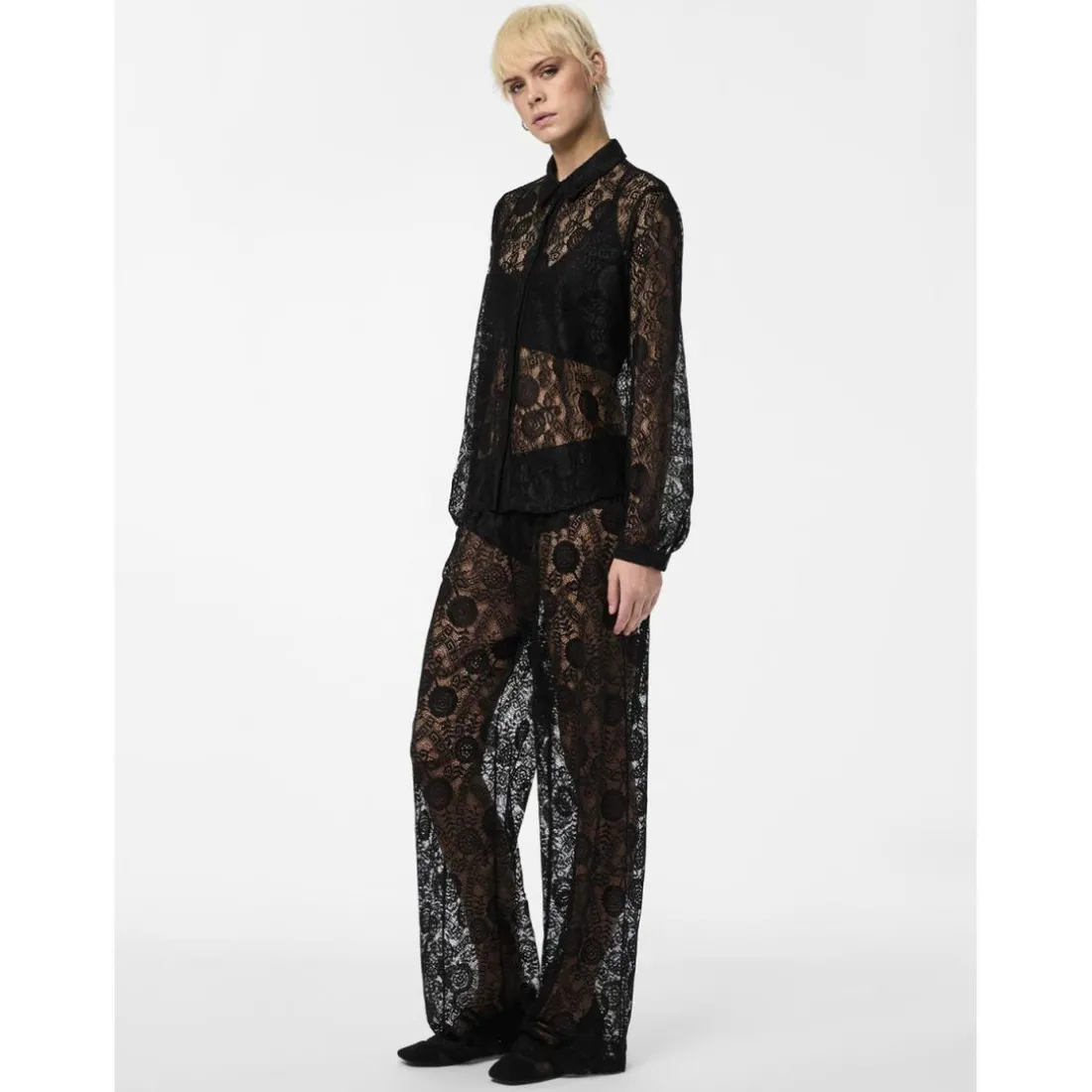 Chemise manches longues en dentelle Colline noir Clio