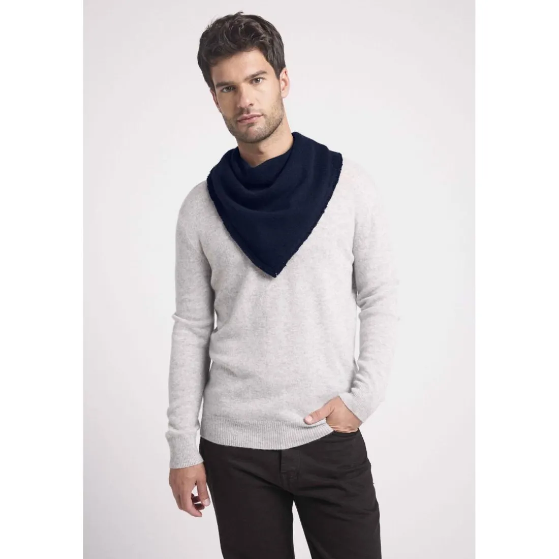 Echarpe carree franges unisexe IRMA en cachemire bleu marine