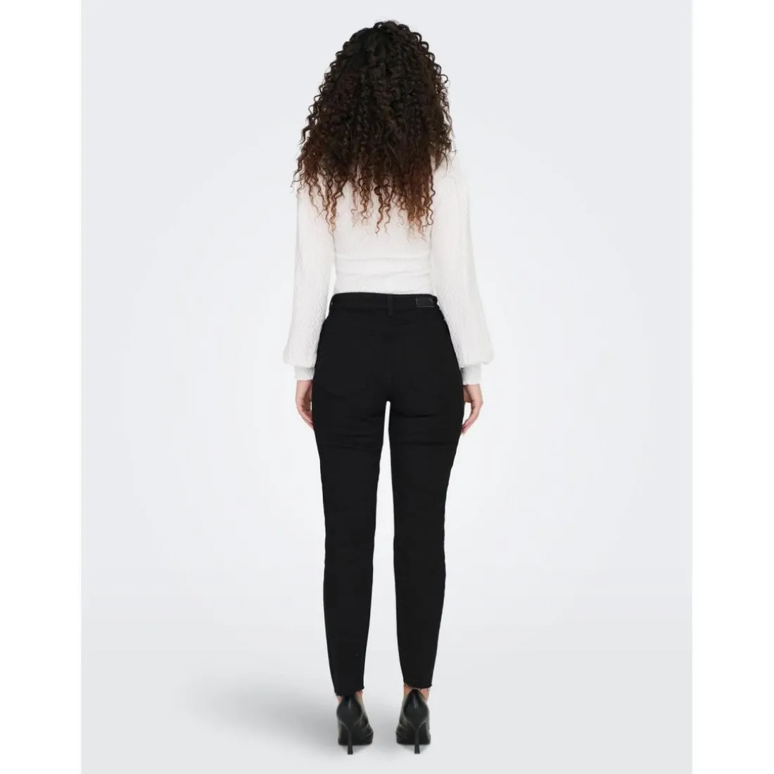 Jean coupe droite Longueur cheville noir en coton Anya