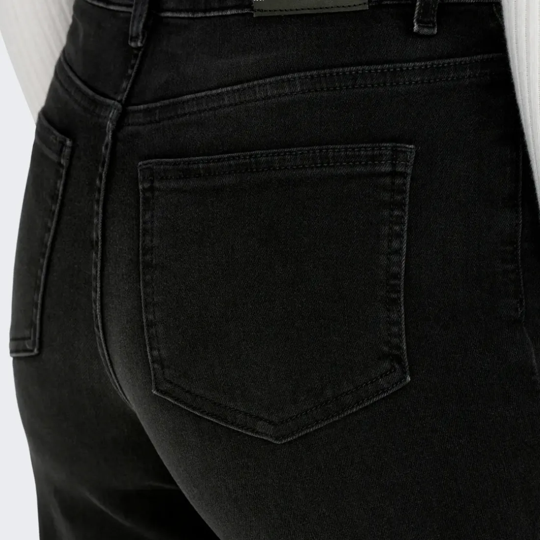 Jean Flare Madison - Noir Delavé en coton Pia