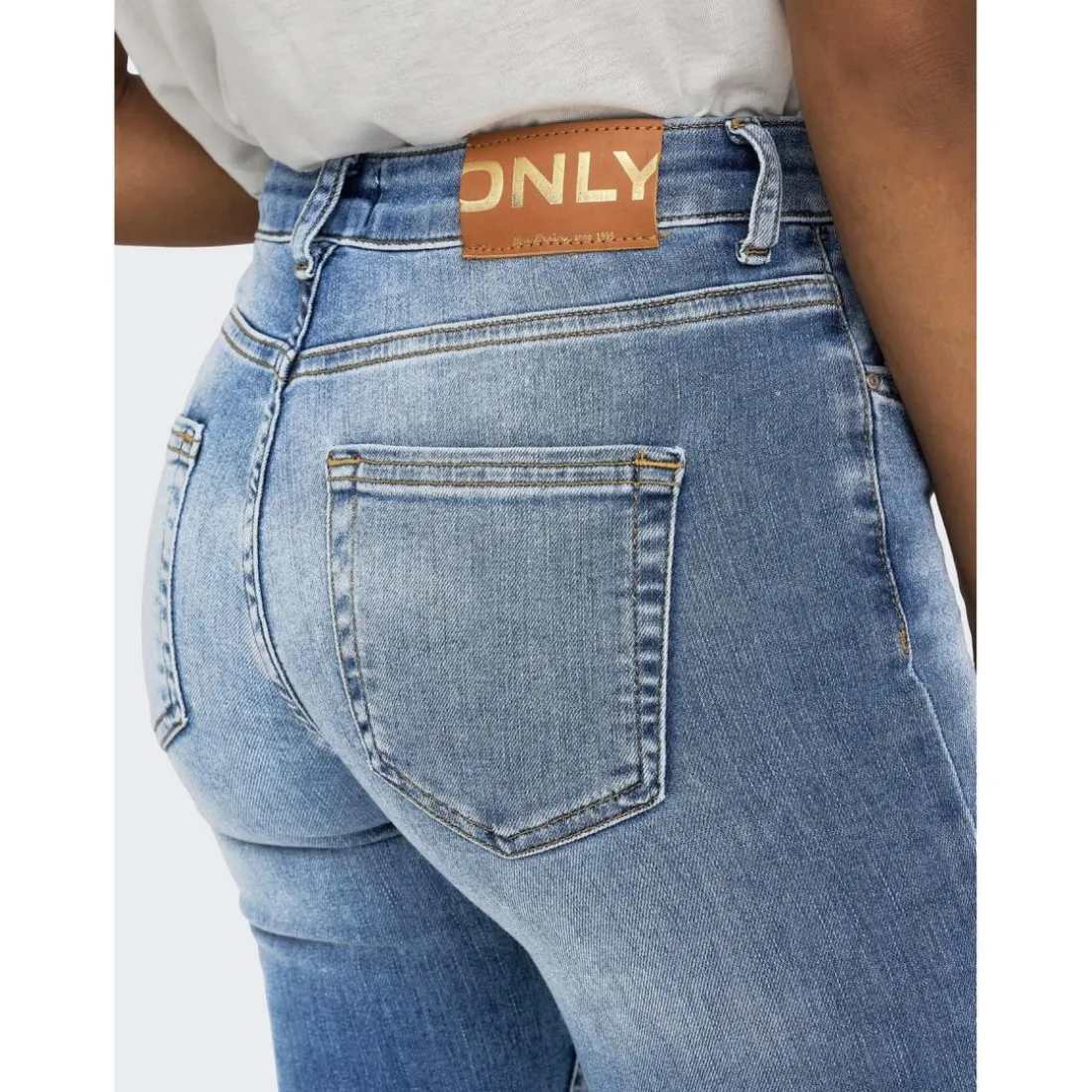 Jean flared bleu en coton Lia