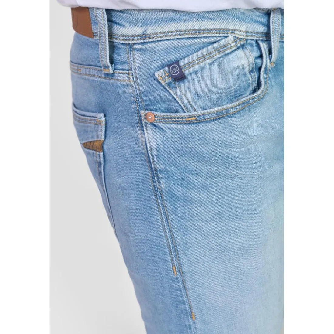 Jeans ajusté stretch 700/11, longueur 34 bleu Dylan