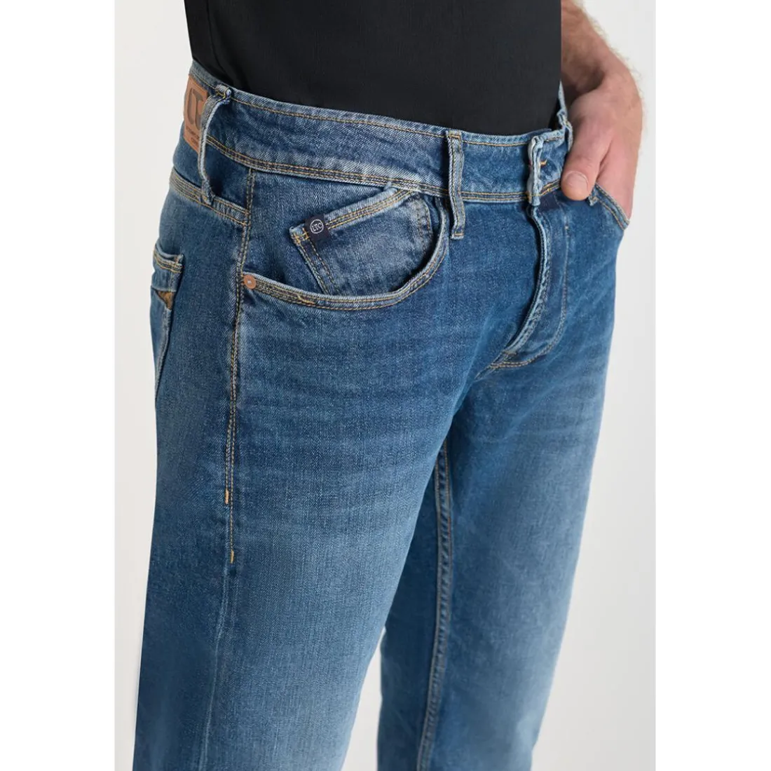 Jeans ajusté stretch 700/11, longueur 34 bleu en coton Micah