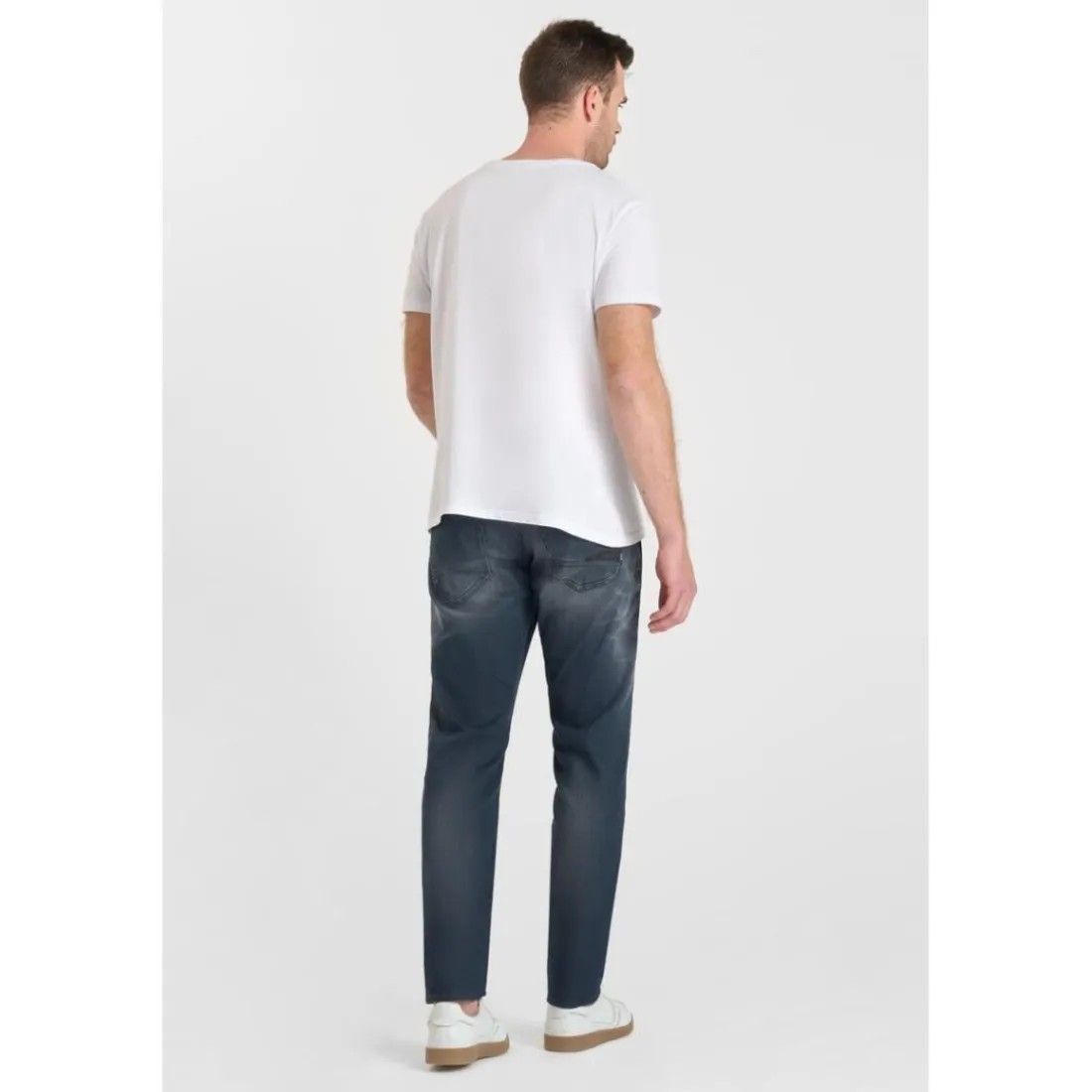 Jeans ajusté stretch 700/11, longueur 34 bleu en coton Finn