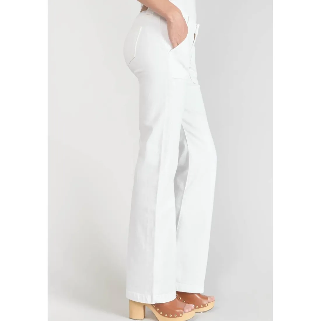 Jeans flare, très évasé , longueur 34 blanc en coton Lou