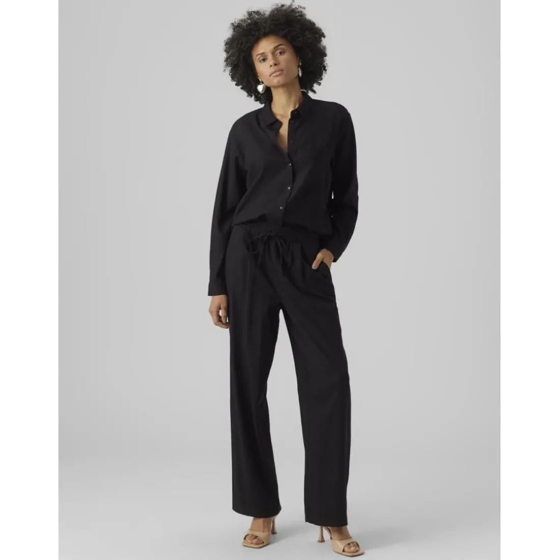 Pantalon à jambe large taille moyenne noir en viscose Nora