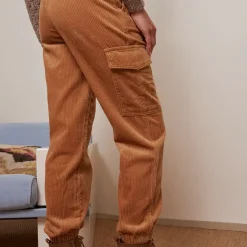 Pantalon cargo en velours cappuccino