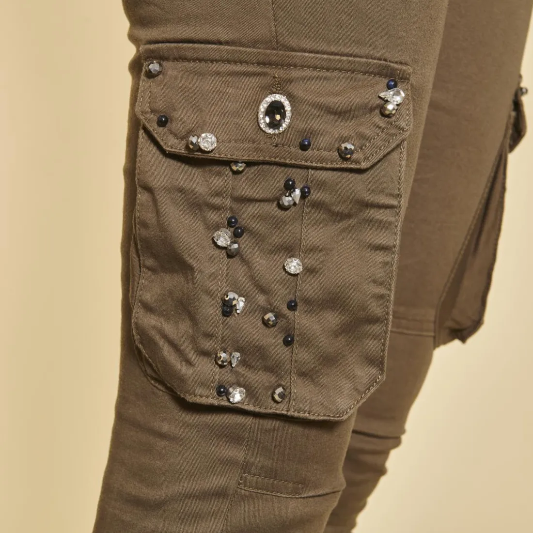 Pantalon cargo sur chevilles poches latérales et coutures genoux femme - Kaki vert en coton