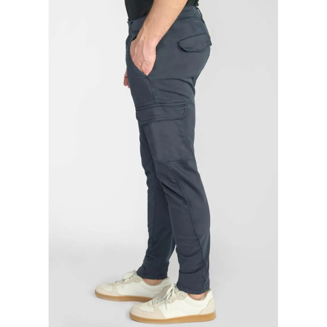Pantalon carotte KOGE bleu Ian en coton