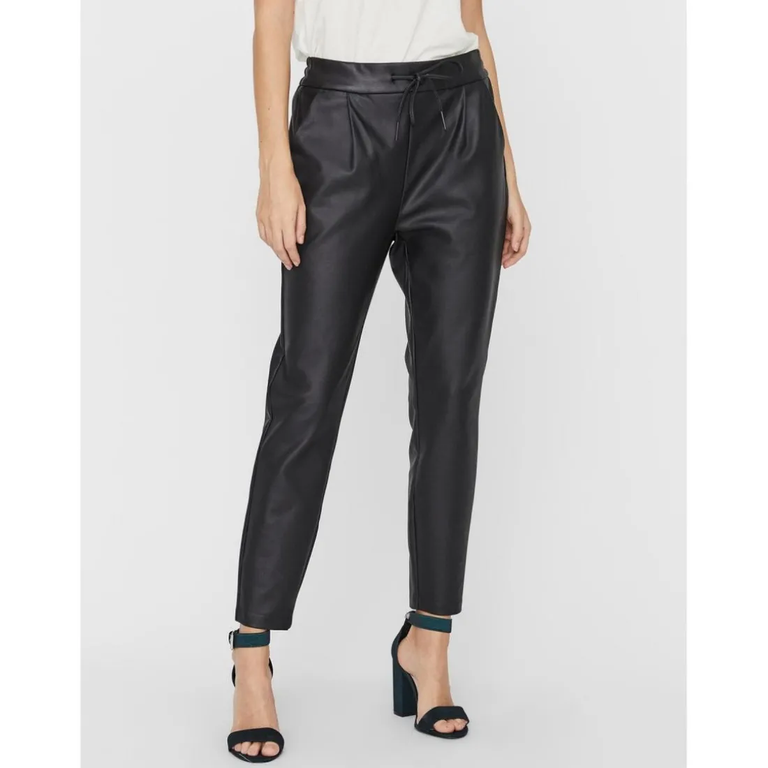 Pantalon en simili cuir noir