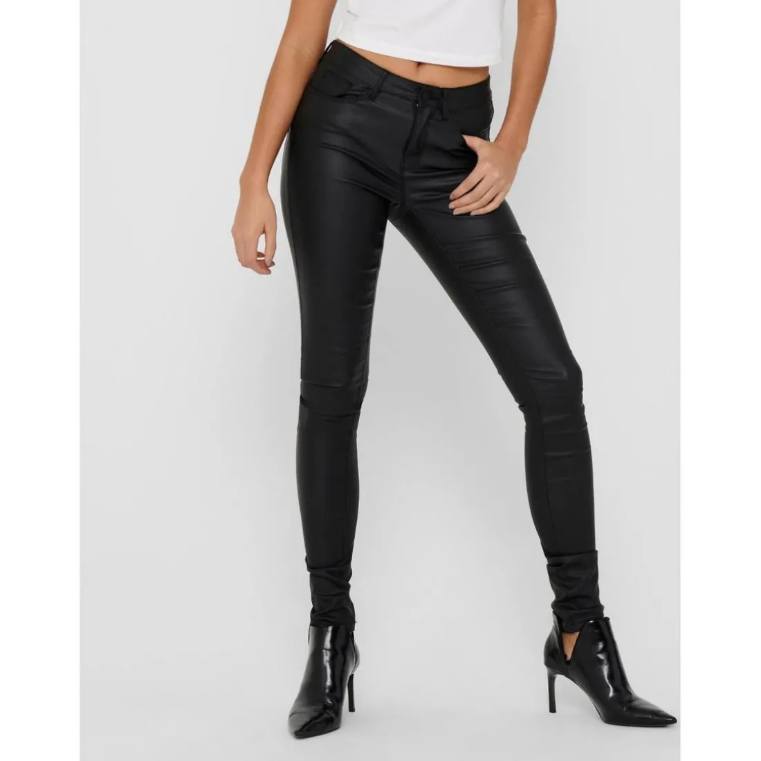 Pantalon en simili-cuir noir Ria