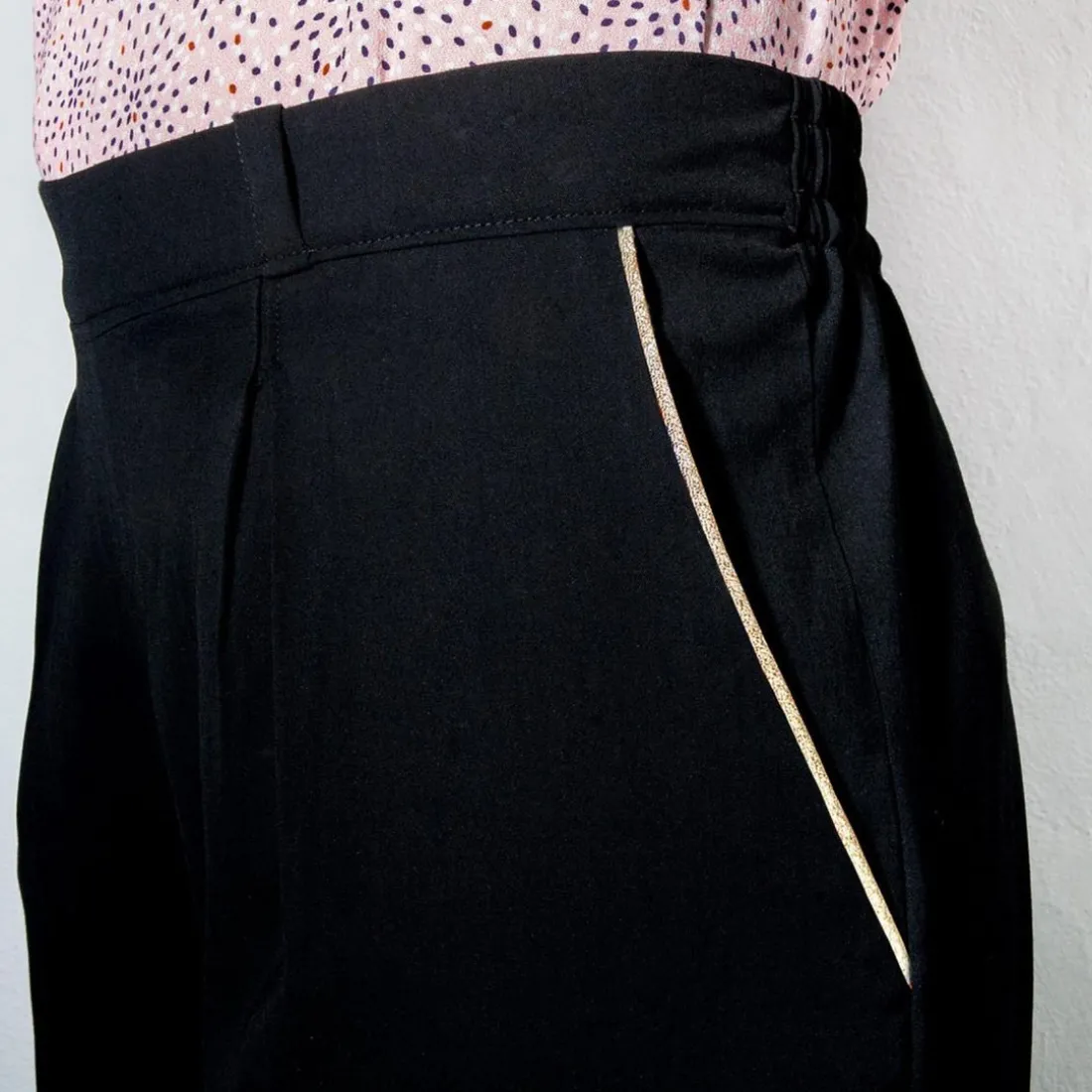 Pantalon Essential noir en viscose