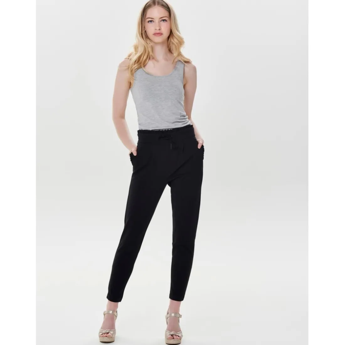 Pantalon fermeture à cordon taille moyenne noir en viscose Leah
