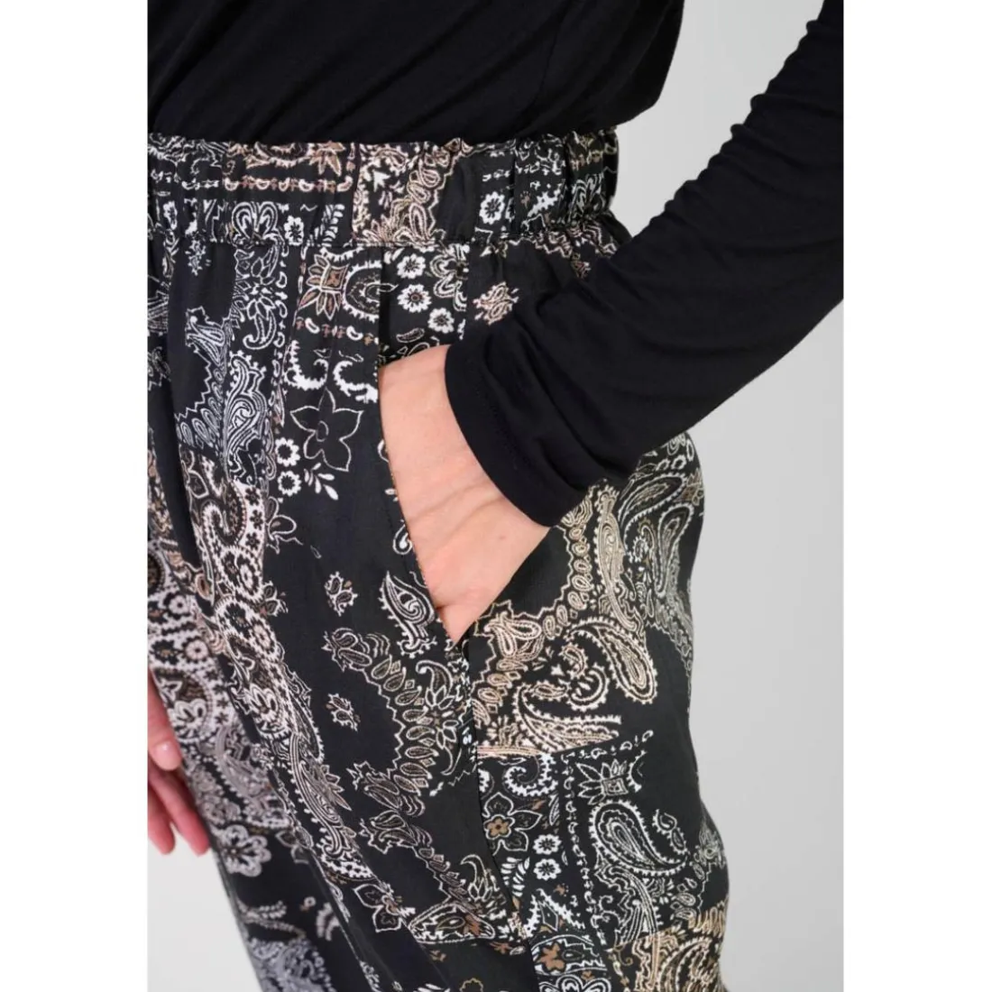 Pantalon loose, large BULBIZA noir Xia en viscose