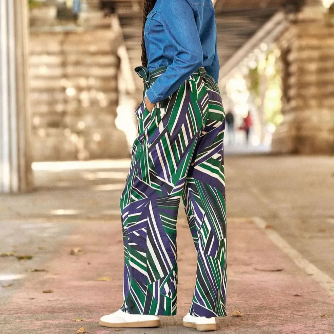 Pantalon PRISCO raye bleu en viscose