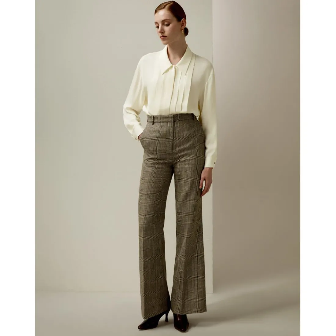 Pantalon Sprezzatura Urbane brun cendré en soie