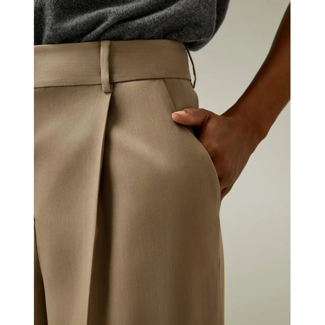 Pantalon évasé court rétro chameau en soie