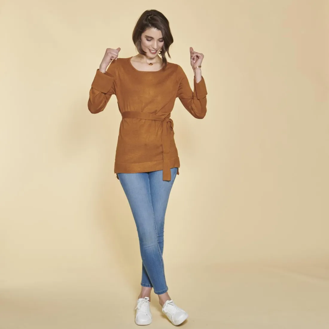 Pull asymétrique col bateau manches longues et ceinture femme - Marron en viscose