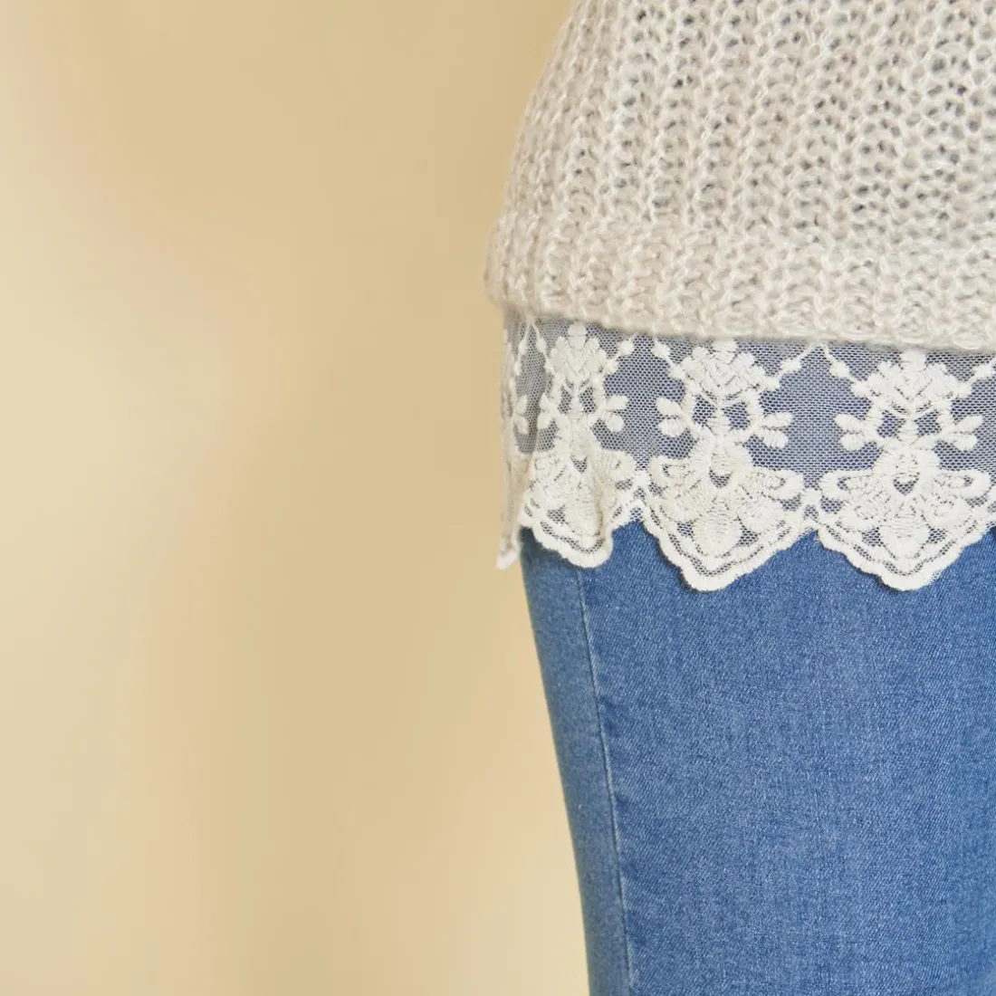 Pull col à revers manches longues dentelle sur bas femme - Ivoire blanc