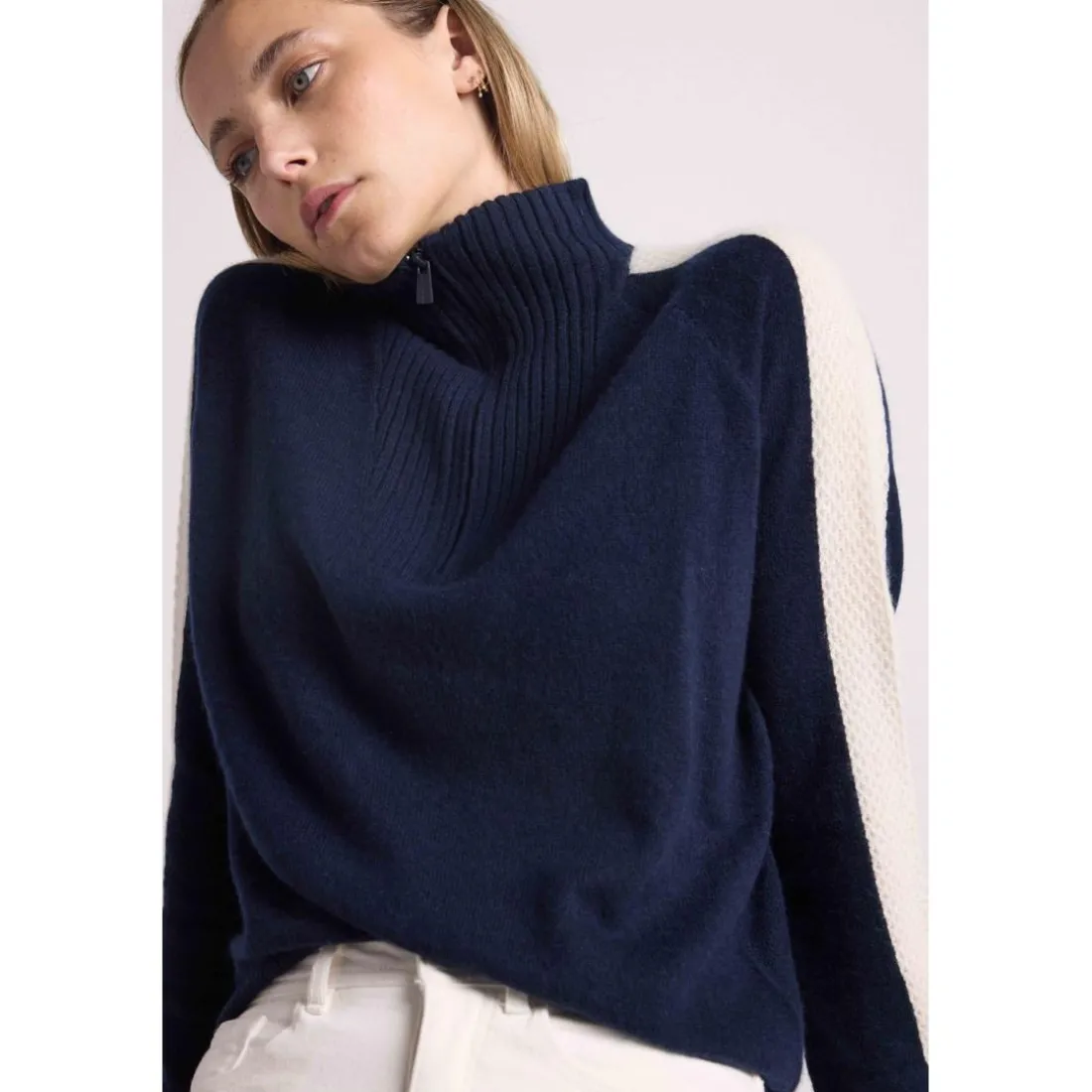 Pull col camioneur zip femme bandes manches points CAROLINE en cachemire bleu marine et blanc