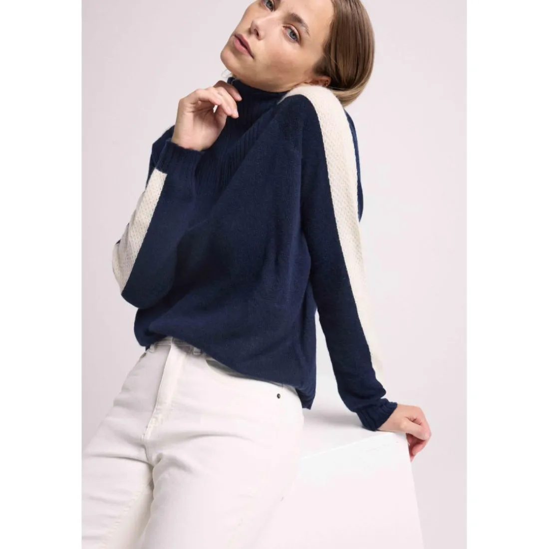 Pull col camioneur zip femme bandes manches points CAROLINE en cachemire bleu marine et blanc