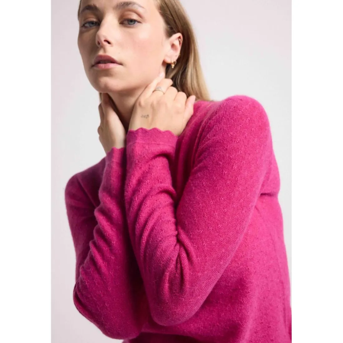 Pull col montant et poignets vagues LOU en cachemire grenade rouge