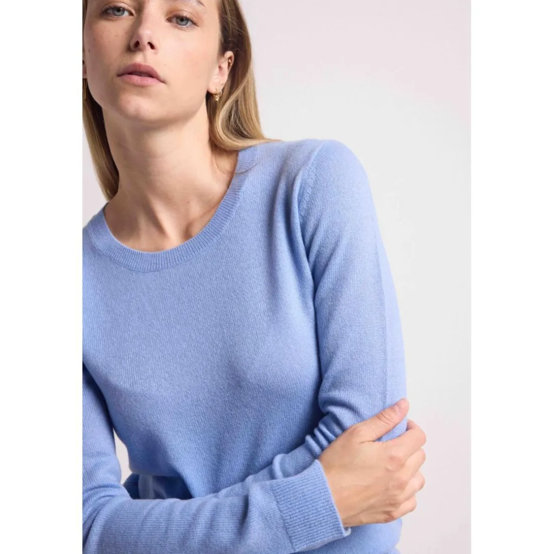 Pull col rond coudes cœurs femme ZAIME en cachemire bleu ciel et cœurs bleu roi