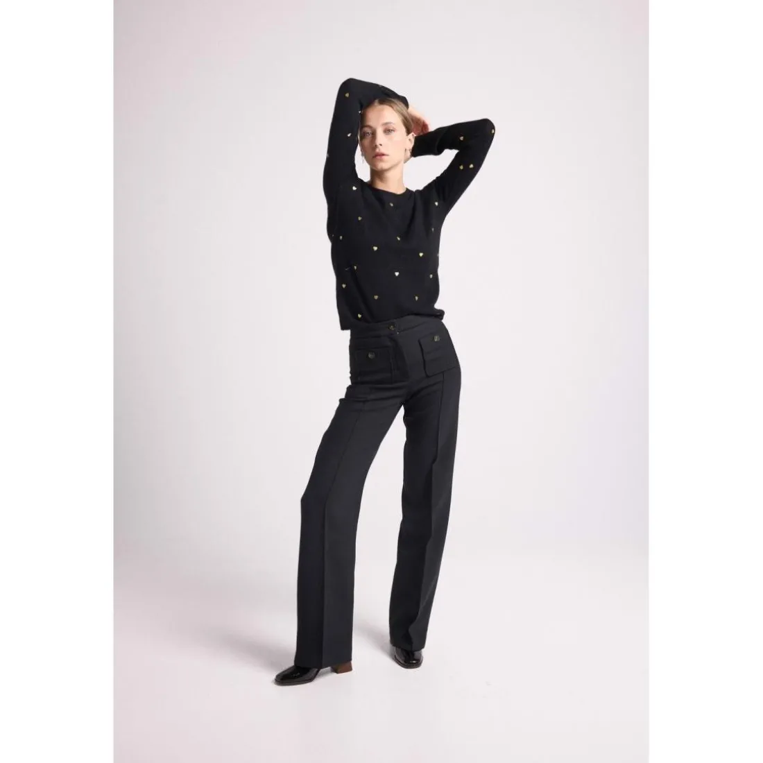 Pull col rond cœurs dores CLEMENTINE en cachemire noir et dore