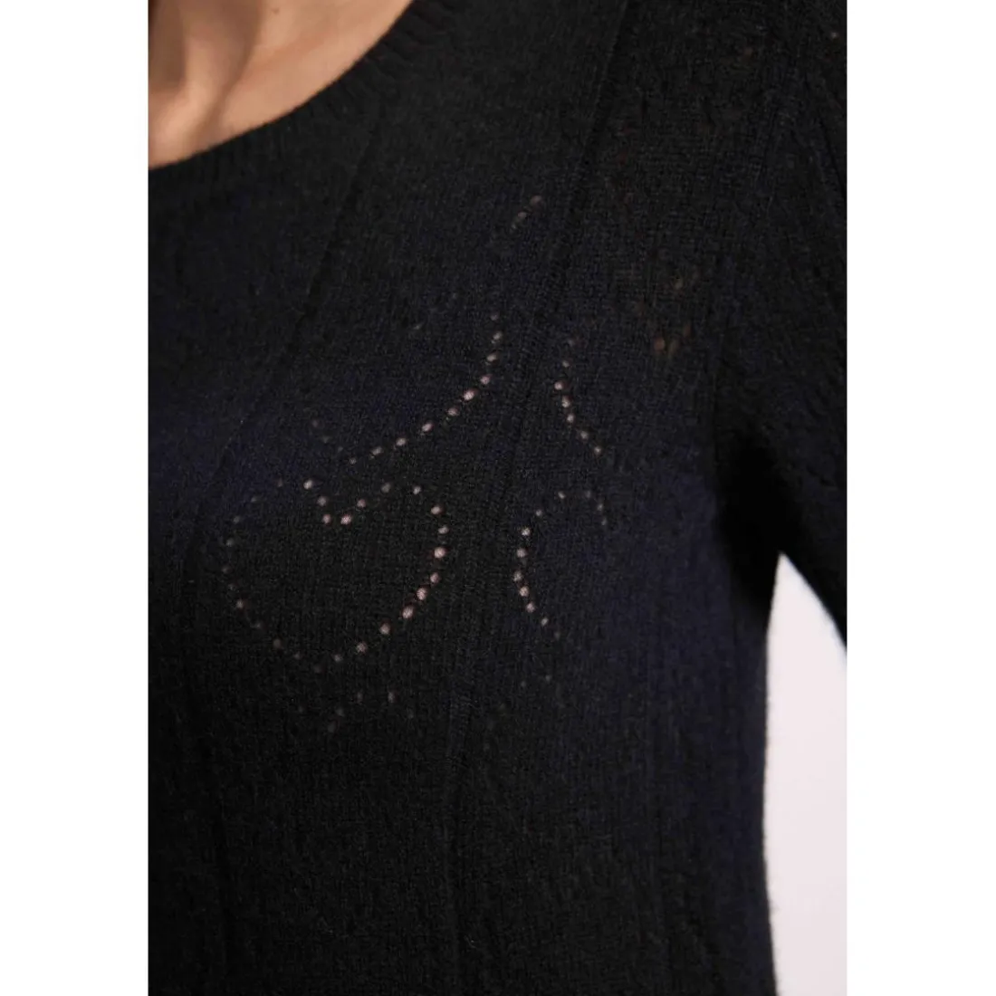 Pull col rond cœurs pointelle LINDA en cachemire noir