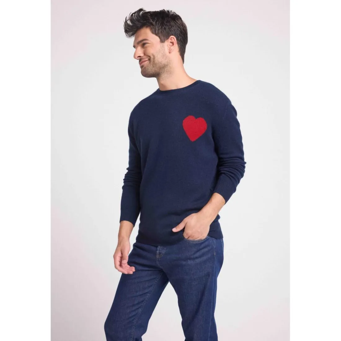 Pull col rond love heritage homme ZEMIR en cachemire bleu marine cœur rouge