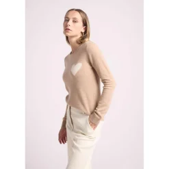 Pull col rond love heritage ZAPHIRA en cachemire new beige creme et cœur blanc