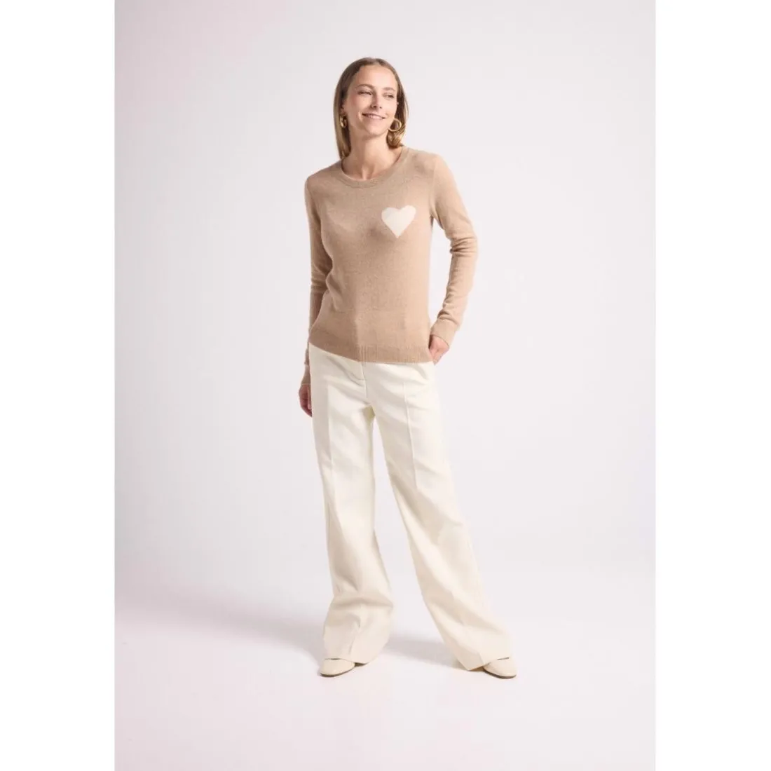 Pull col rond love heritage ZAPHIRA en cachemire new beige creme et cœur blanc