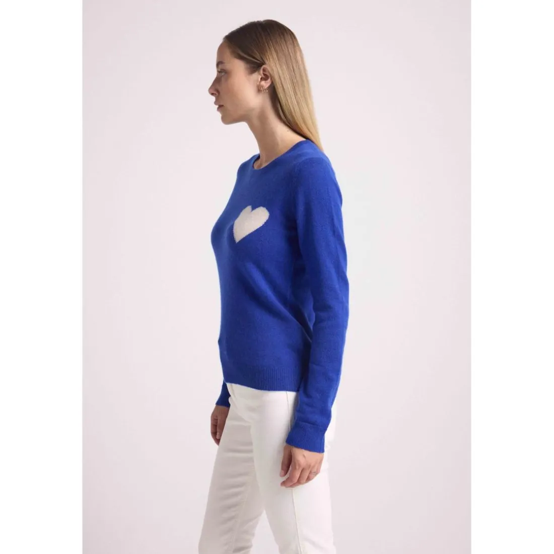 Pull col rond love heritage femme ZAPHIRA en cachemire bleu roi et cœur blanc