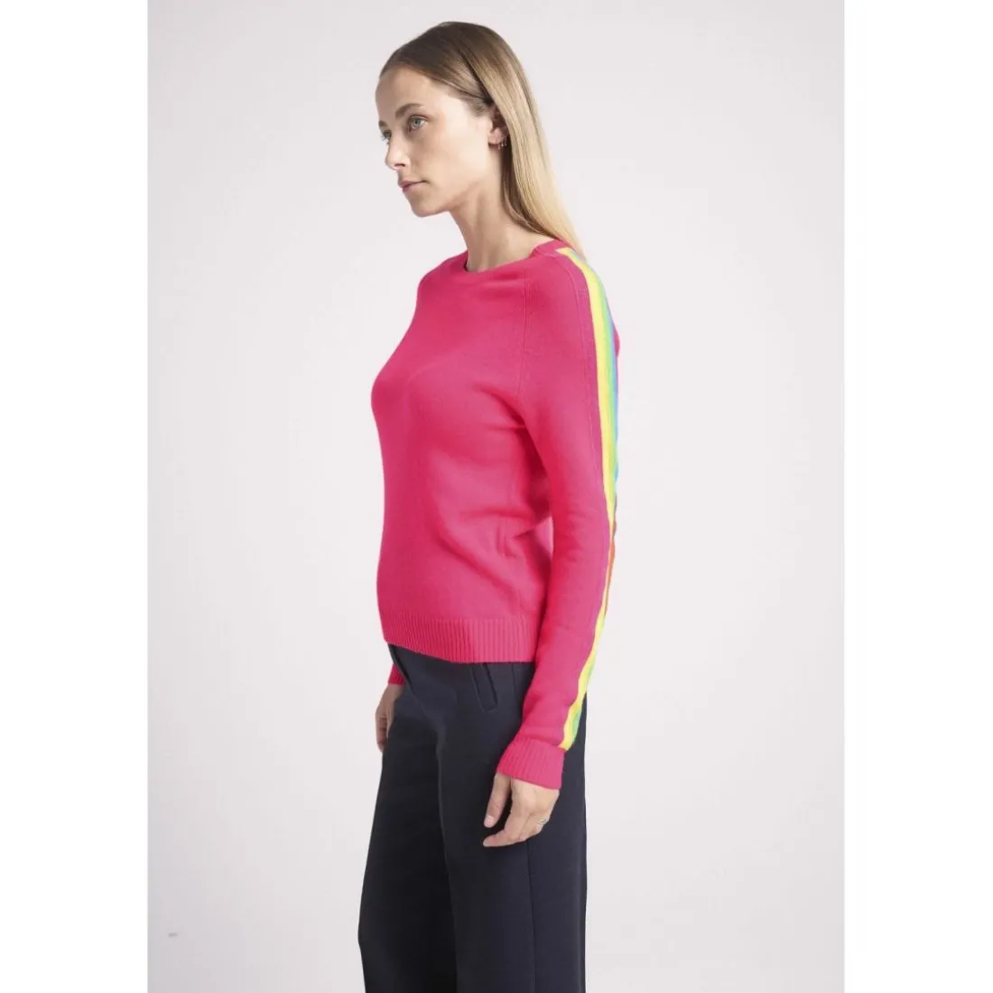 Pull col rond manches bandes arc en ciel SALSA en cachemire rose fluo