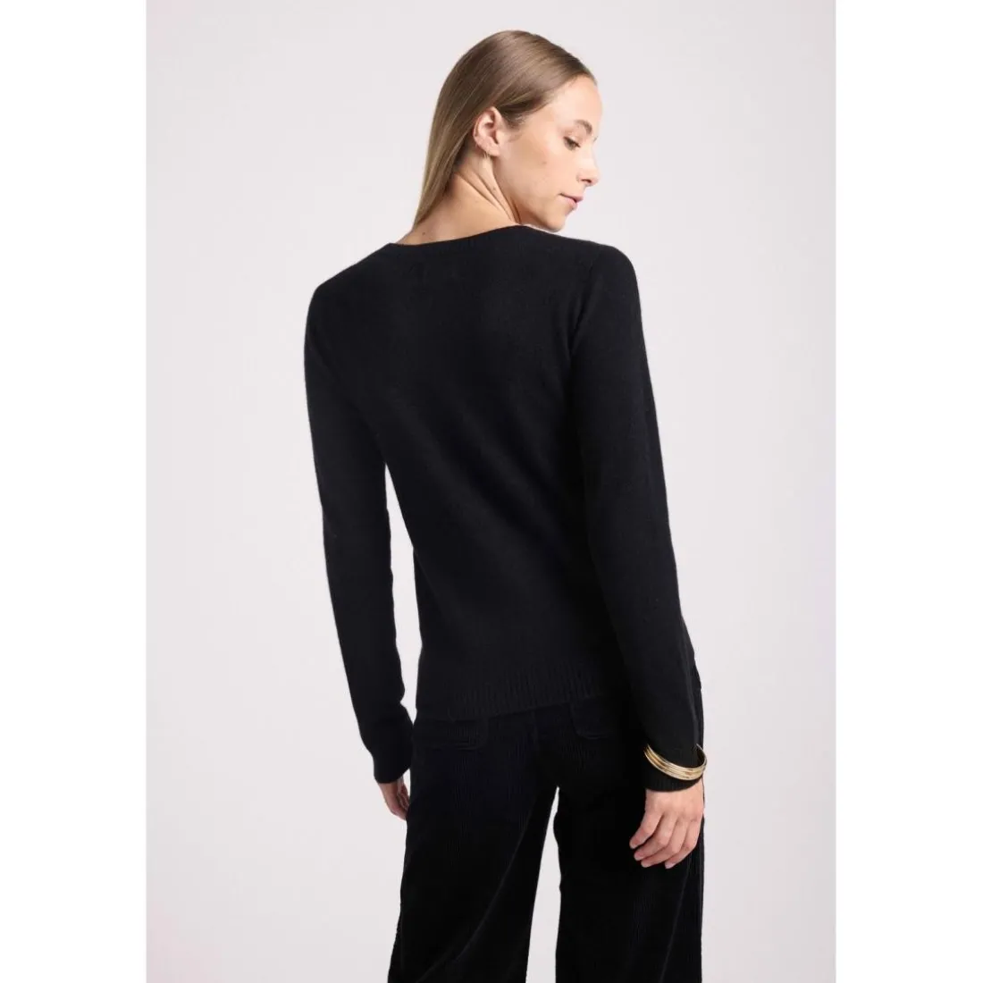 Pull col rond marguerite ROSE en cachemire noir