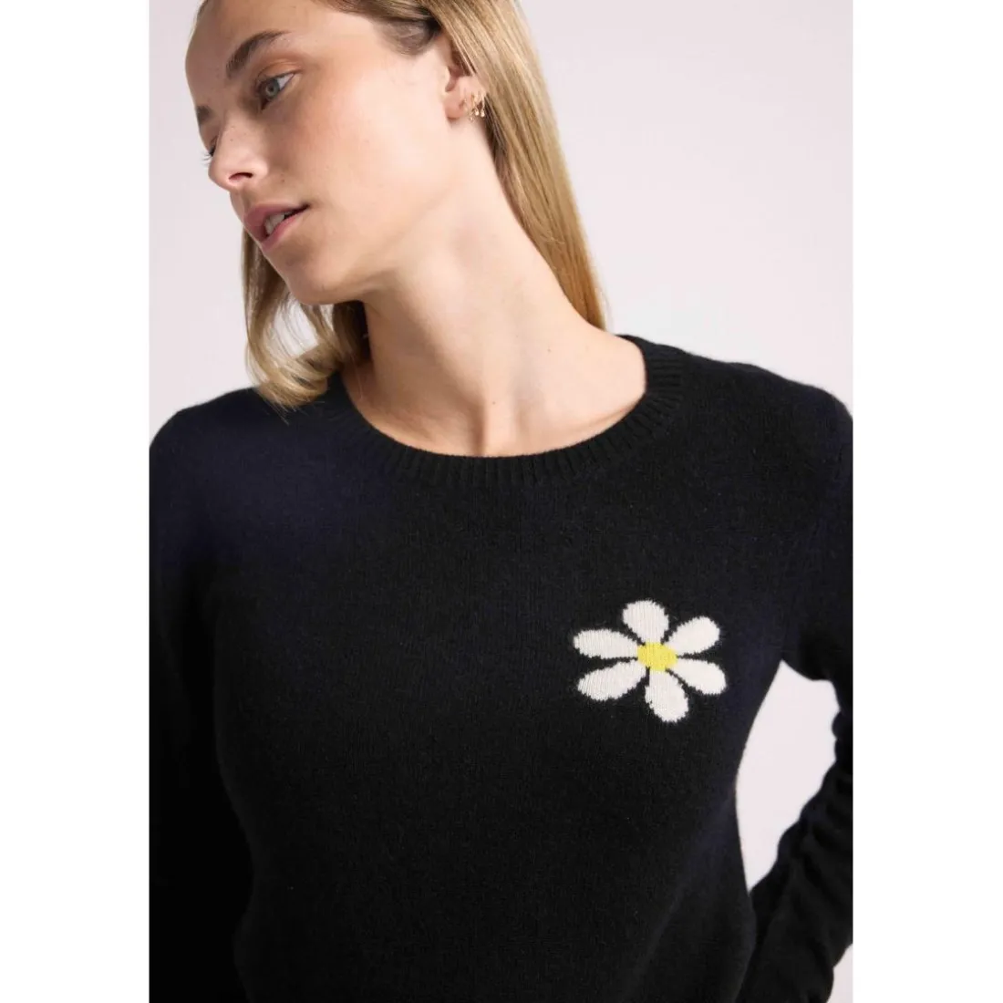 Pull col rond marguerite ROSE en cachemire noir