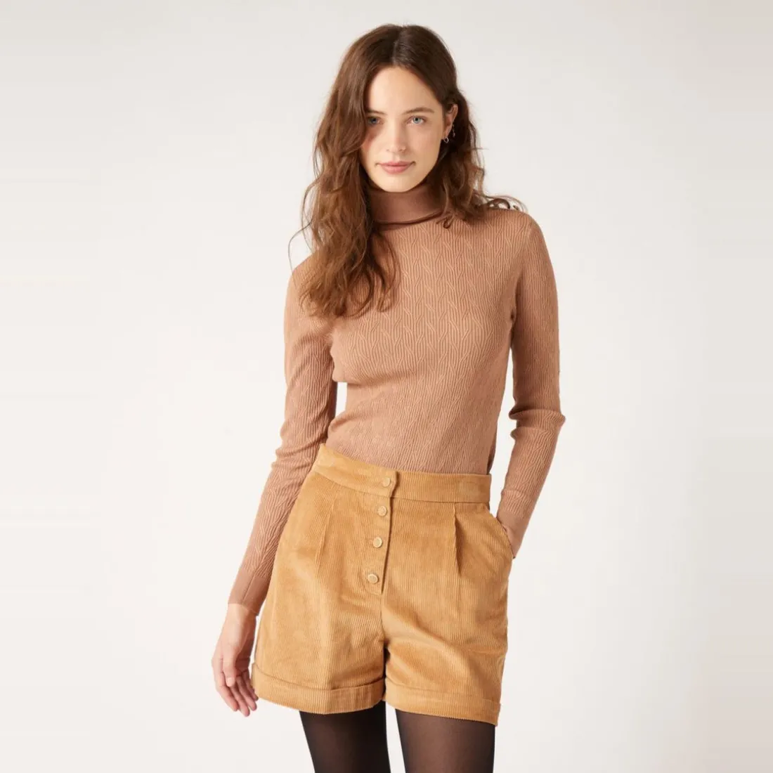 Pull col roule maille fantaisie beige en viscose