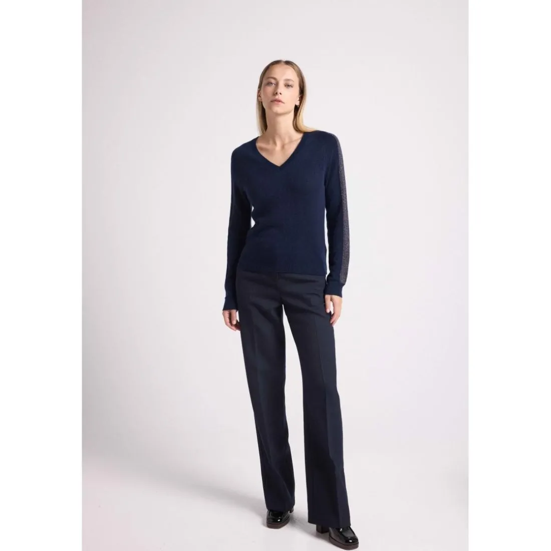 Pull col V bandes lurex multicolor COLETTE en cachemire bleu marine et lurex multicolor