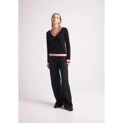 Pull col V cricket college LEONIE en cachemire noir et rib rouge et blanc
